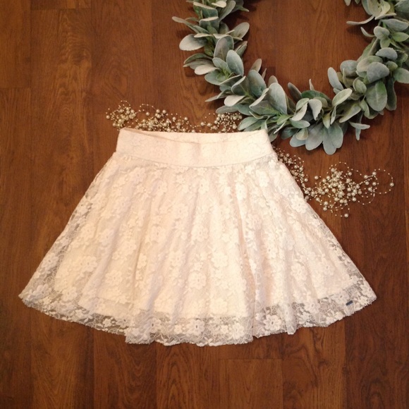 Hollister Dresses & Skirts - Hollister White Lace A-Line Skirt (medium fit!)
